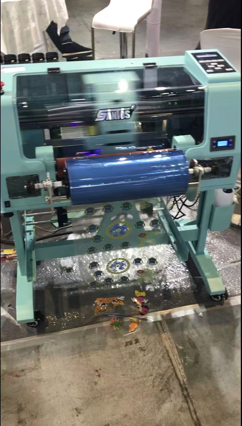 Commercial Vinyl Printing Machine - Grootformaat veelkleurige dubbelzijdige UV DTF-printer Vinylstickers